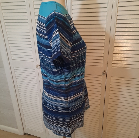 Strictly scrubs striped scrubs top sz XS NWT *J - Picture 2 of 5